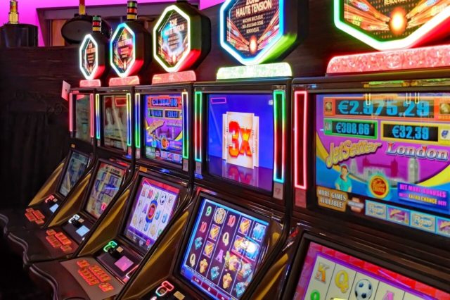 Jogar slots gratis Dragons Rock